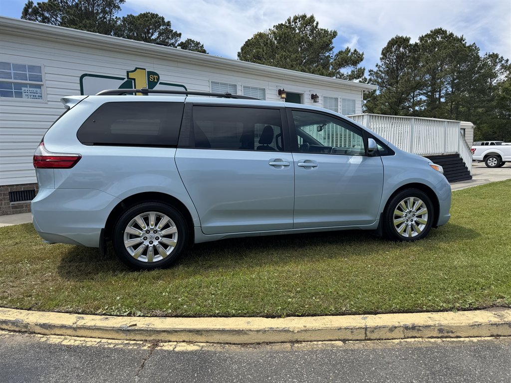 2015 Toyota Sienna LE