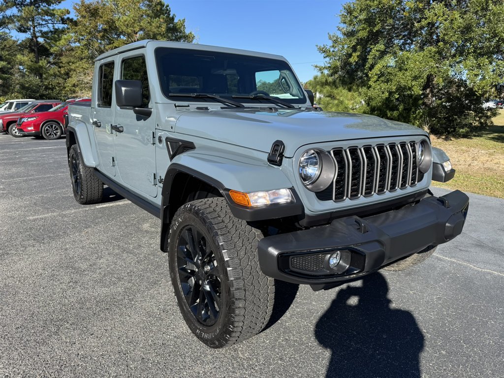 2024 Jeep Gladiator Nighthawk's photo