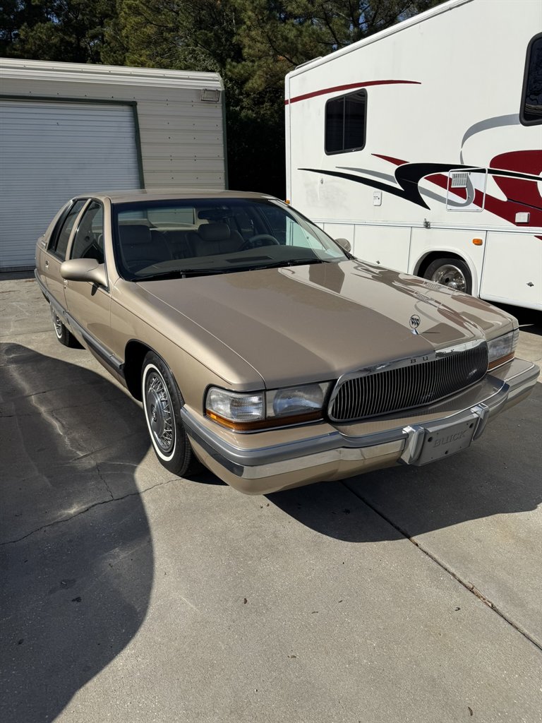 1995 Buick Roadmaster's photo
