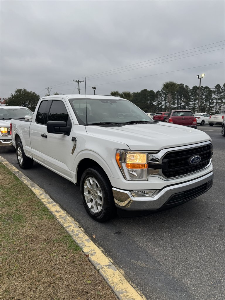 2021 Ford F-150 XLT's photo